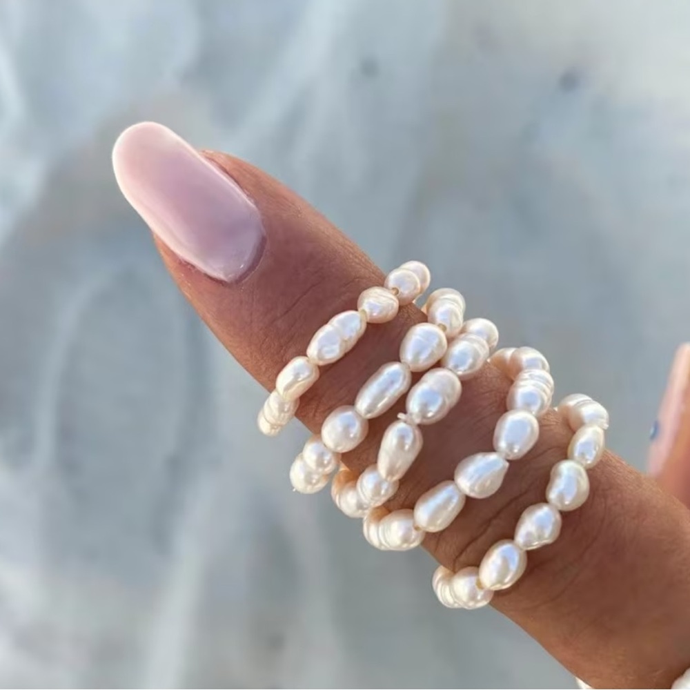 NEW Elegant Freshwater Pearl Beaded Bracelet